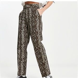 Dickies women’s Camden pants size 4R NWT